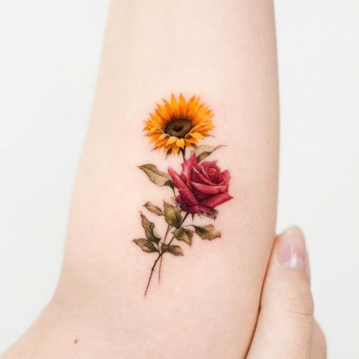 Gorgeous-Design-Sunflower-And-Roses-Tattoo-Drawing-821x1024