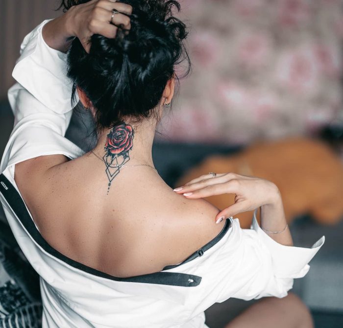 Back neck tattoo of a woman brunnete beautiful girl, tribal tattoo for women, Tribal Tattoo